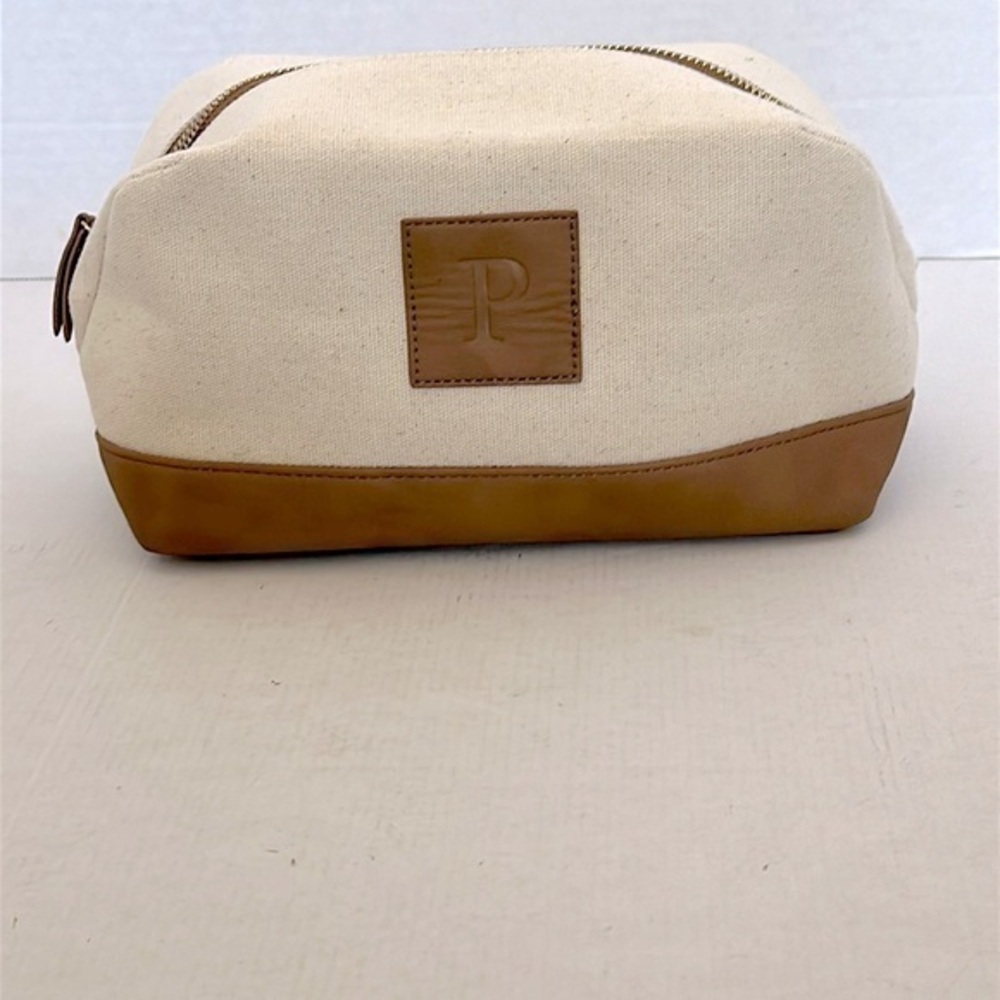 Mud Pie 100% cotton Canvas and Leather like toiletries Bag with P initial